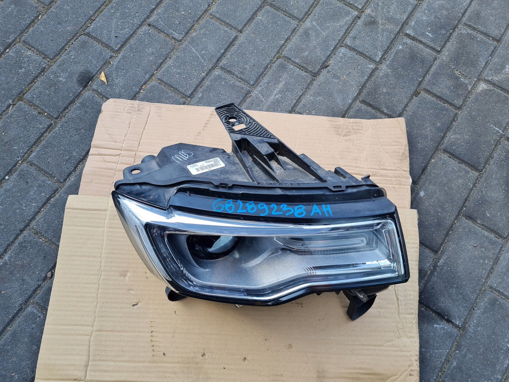 bi xenon faro der.. grand cherokee wk2 lift kompl (#)
