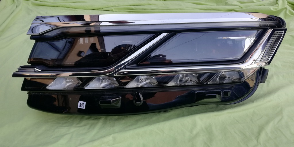 vw touareg 760 faro full led matrix izq. (#)