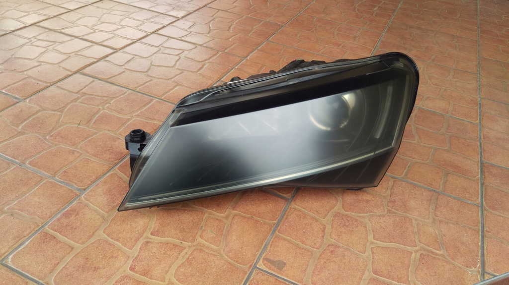  faro izq. xénon led skoda superb iii 3 oscuro (#)