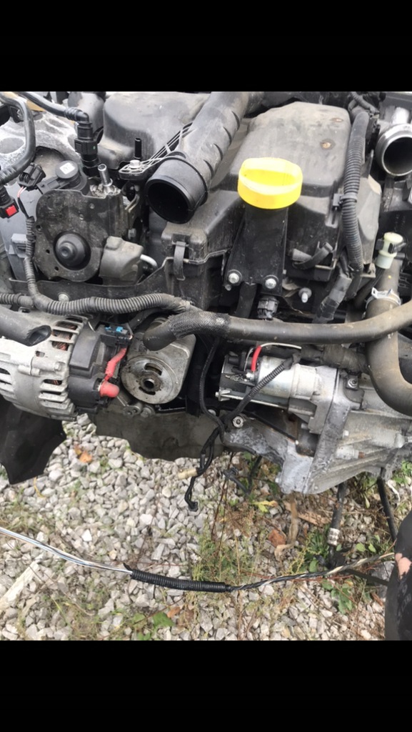 dacia duster 1.5 dci motor po 36.000 km! 15r.    (#)