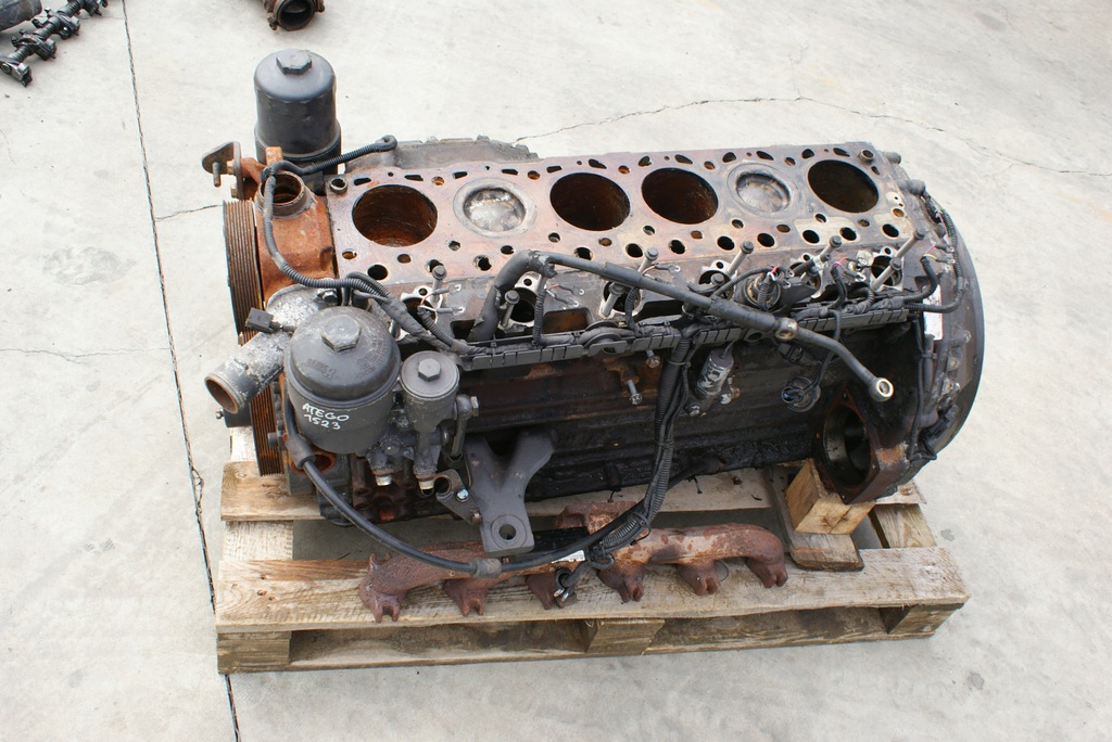 bloque motor pelado deznudo motor mercedes 1823 1828 2500  (#)