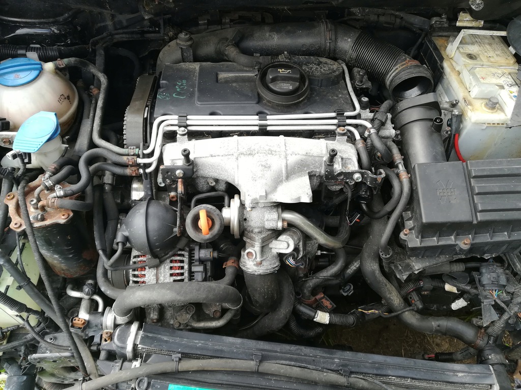 motor compl. vw touran 2.0 tdi bkd  (#)