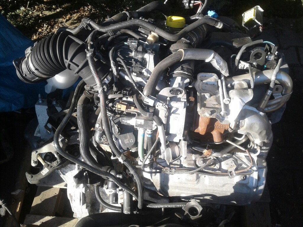 motor dacia renault 1.5 dci k9ke626 bomba inyector  (#)