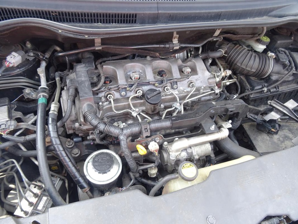 motor toyota avensis t25 corolla verso 2.2 d4d  (#)