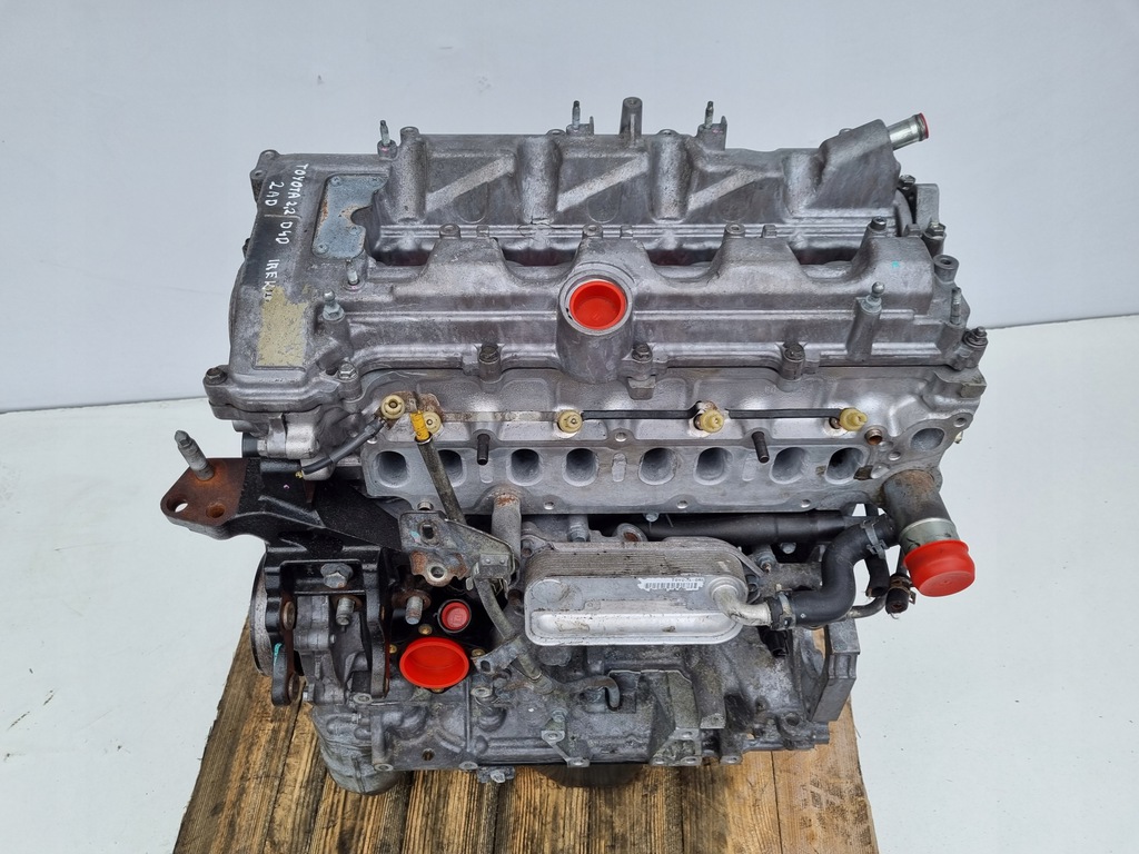 motor toyota avensis ii t25 2.2 d-cat 177km 2ad  (#)