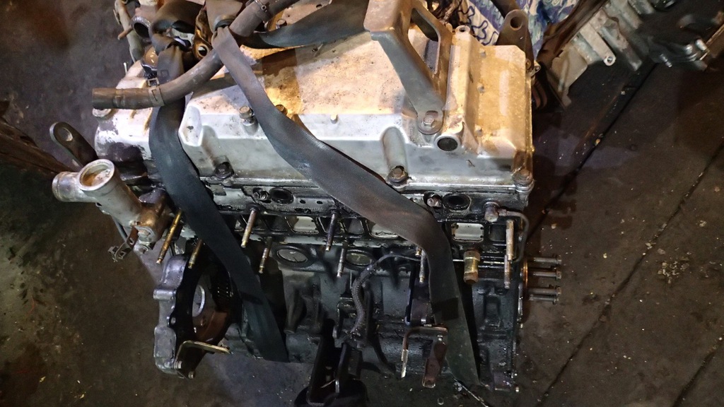 mitsubishi  pajero  3.2 did 00-06 motor  (#)