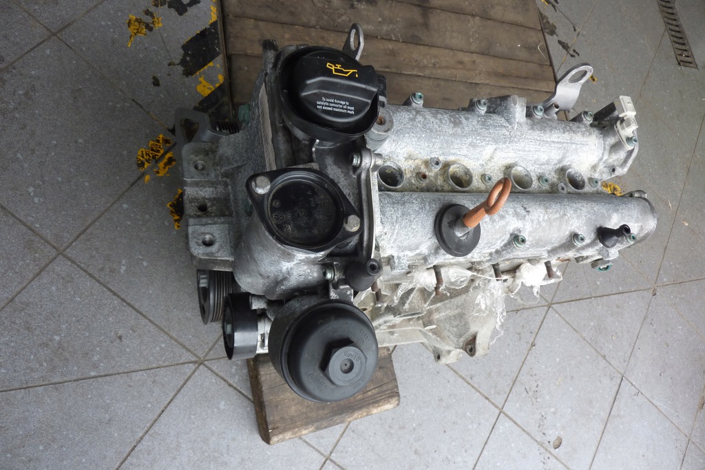 touran golf v 1.6 fsi 85kw 115km motor blp 145mil  (#)