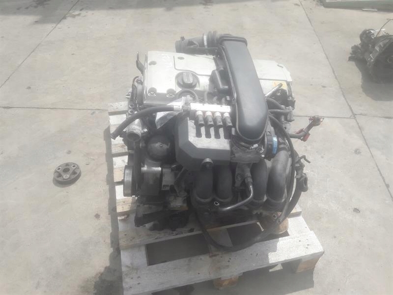 motor mercedes e230  (#)