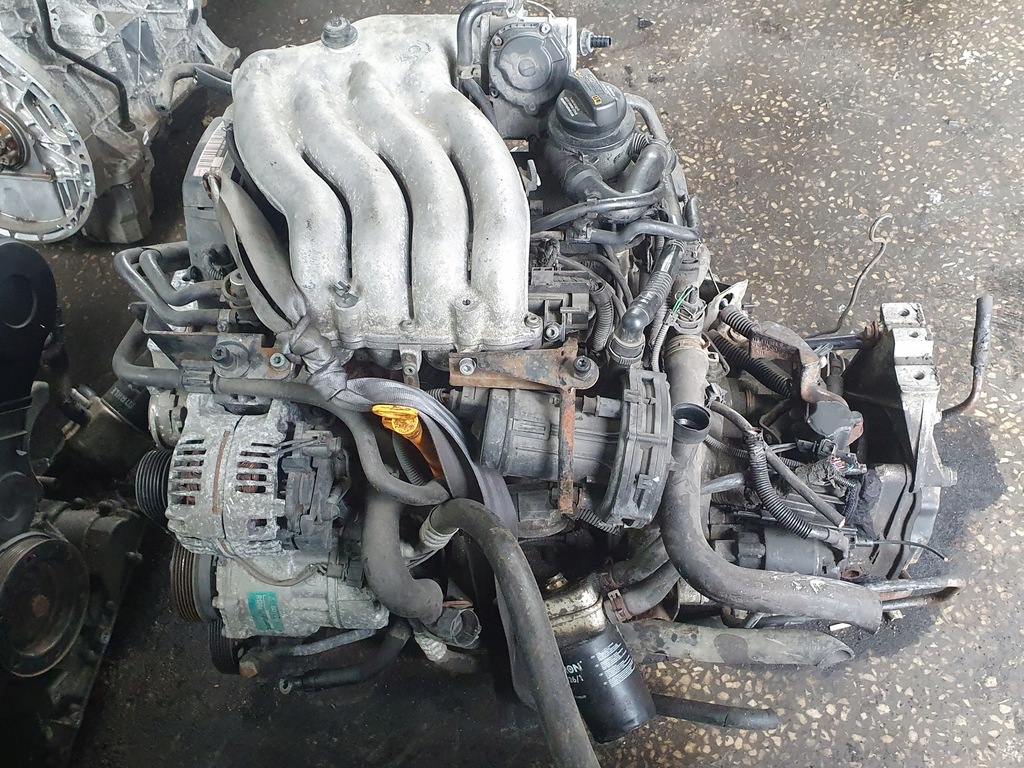 motor vw golf bora skoda aqy 2.0 compl.  (#)