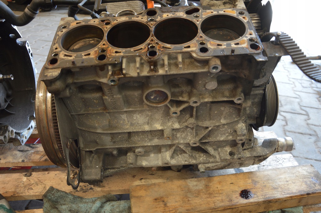 audi a4 b6 2.0b alt bloque motor compl. 06d103023  (#)