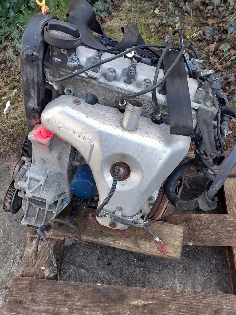 motor vw 1.4 8v mpi kod akk 83 mil km  (#)