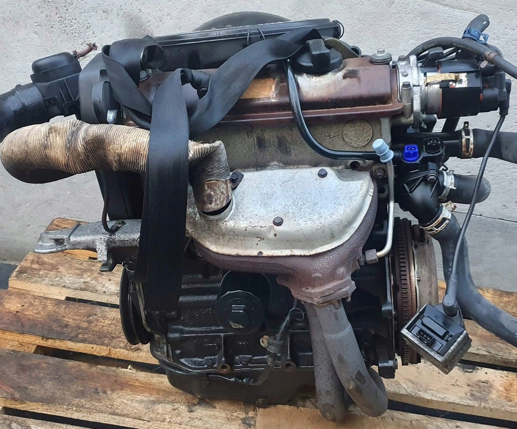 motor vw polo cupe 1.3 92 año kod aav 64 mil km  (#)