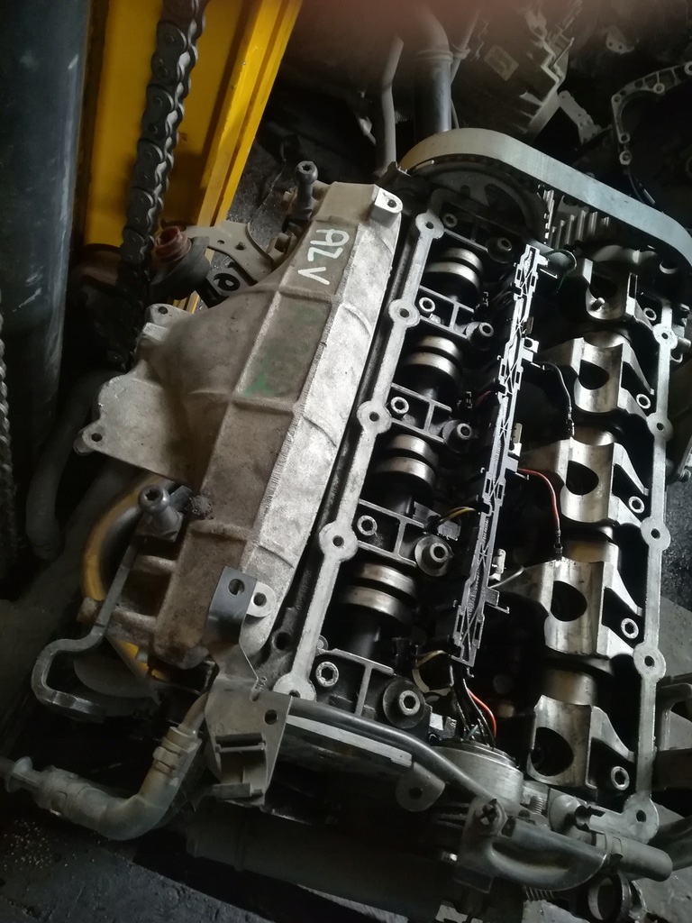 motor 2.0 tdi azv vw touran golf seat skoda  (#)