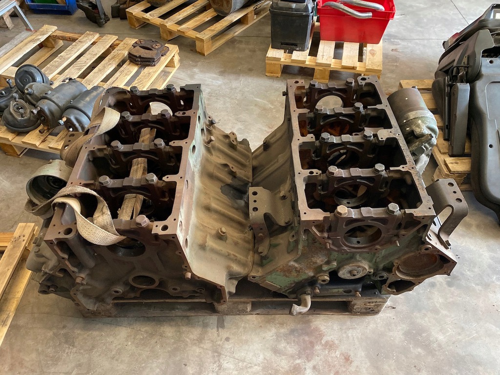 bloque motor pelado deznudo motor mercedes benz sk v8 om402.1  (#)