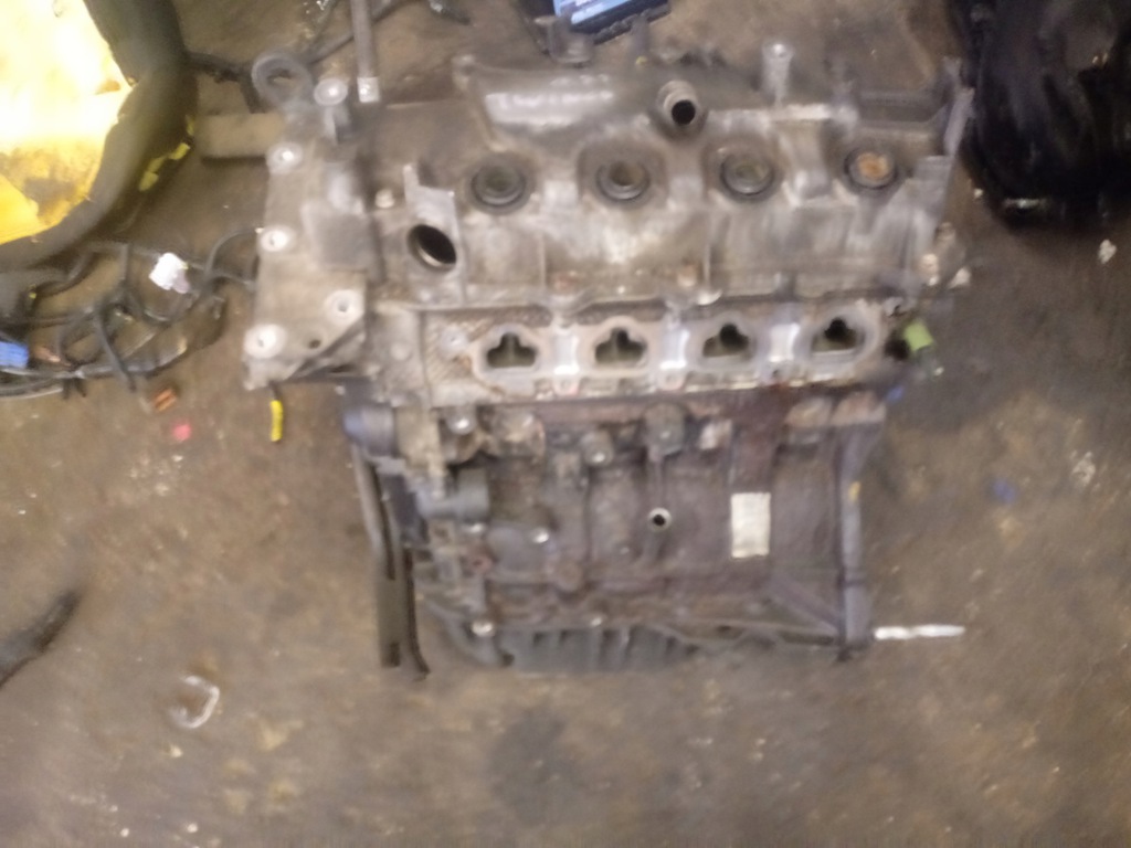 renault twingo ii 12 turbo tce d4fk780 motor pelado deznudo  (#)