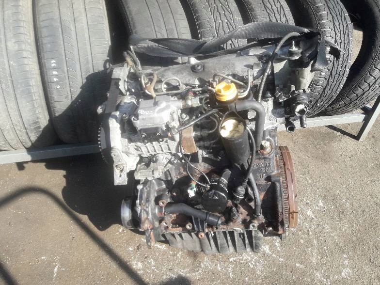 motor compl. diesel + bomba clio f8t 1.9 dti  (#)