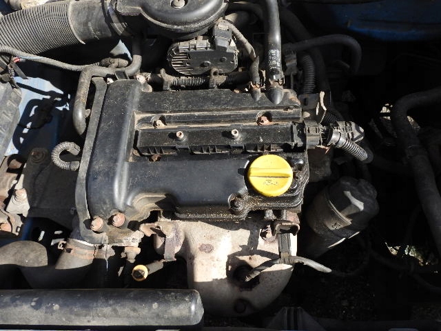 opel corsa c motor 10 12v  (#)