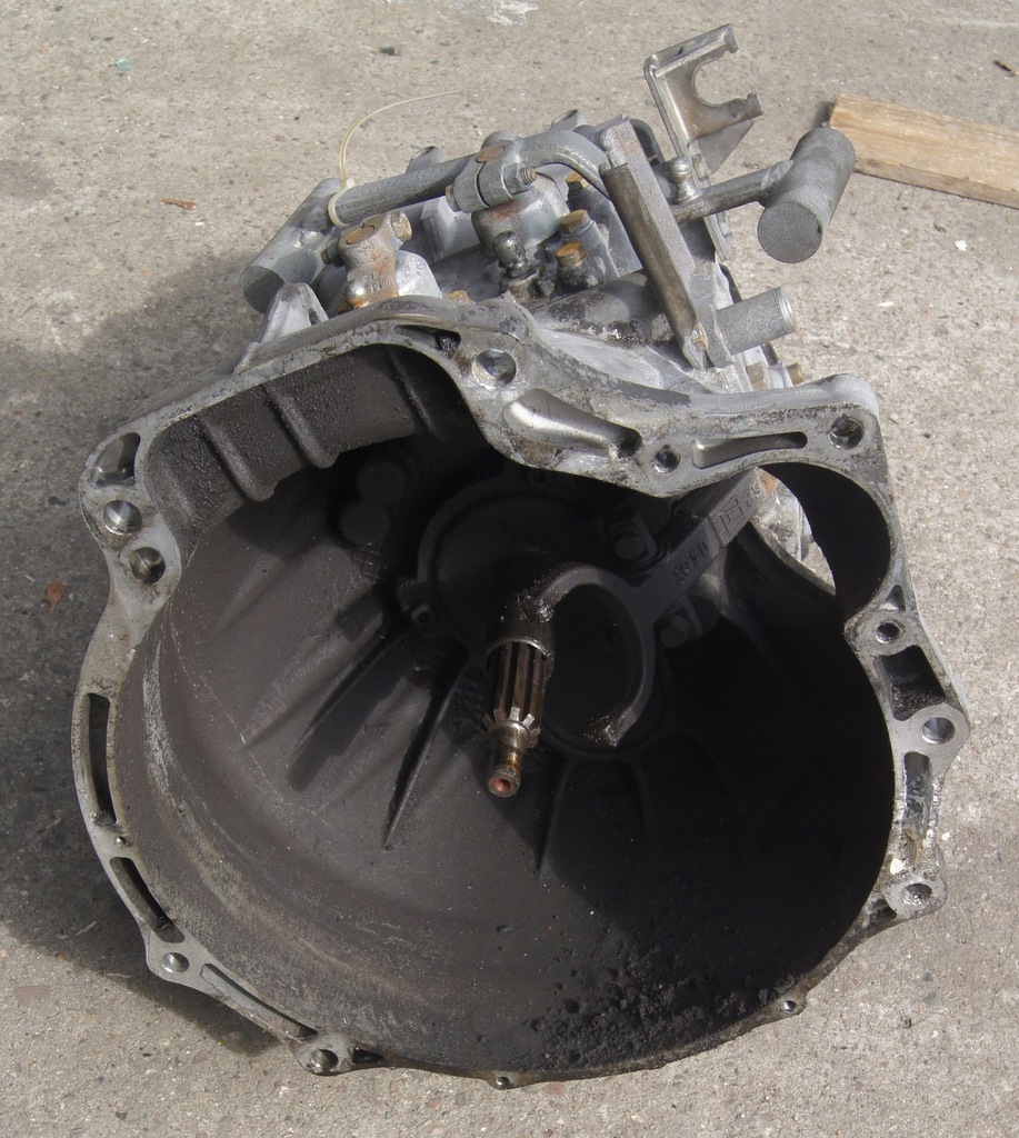 caja de cambios cambios 6 iveco daily 2.8 2005r 8870502  (#)