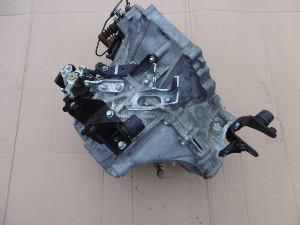 caja de cambios avensis corolla verso 22 d4d 08r  (#)