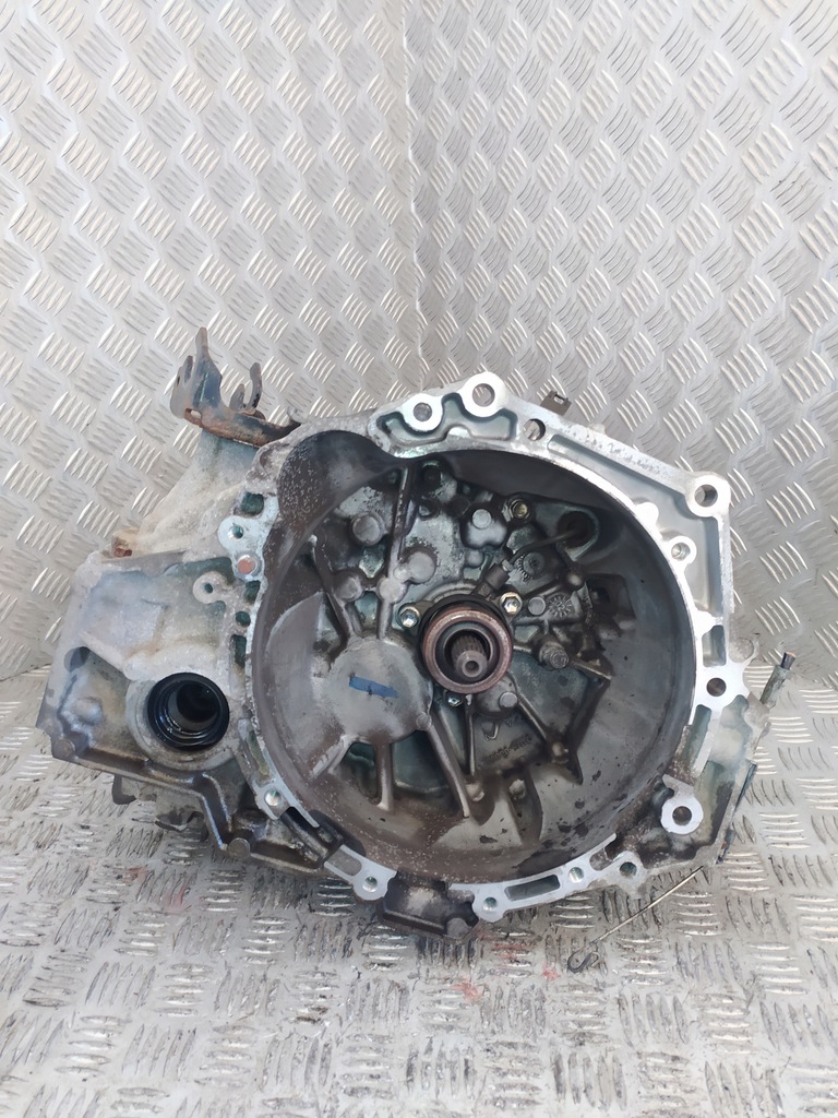 toyota yaris iii caja de cambios 1.3 b 54.700  (#)