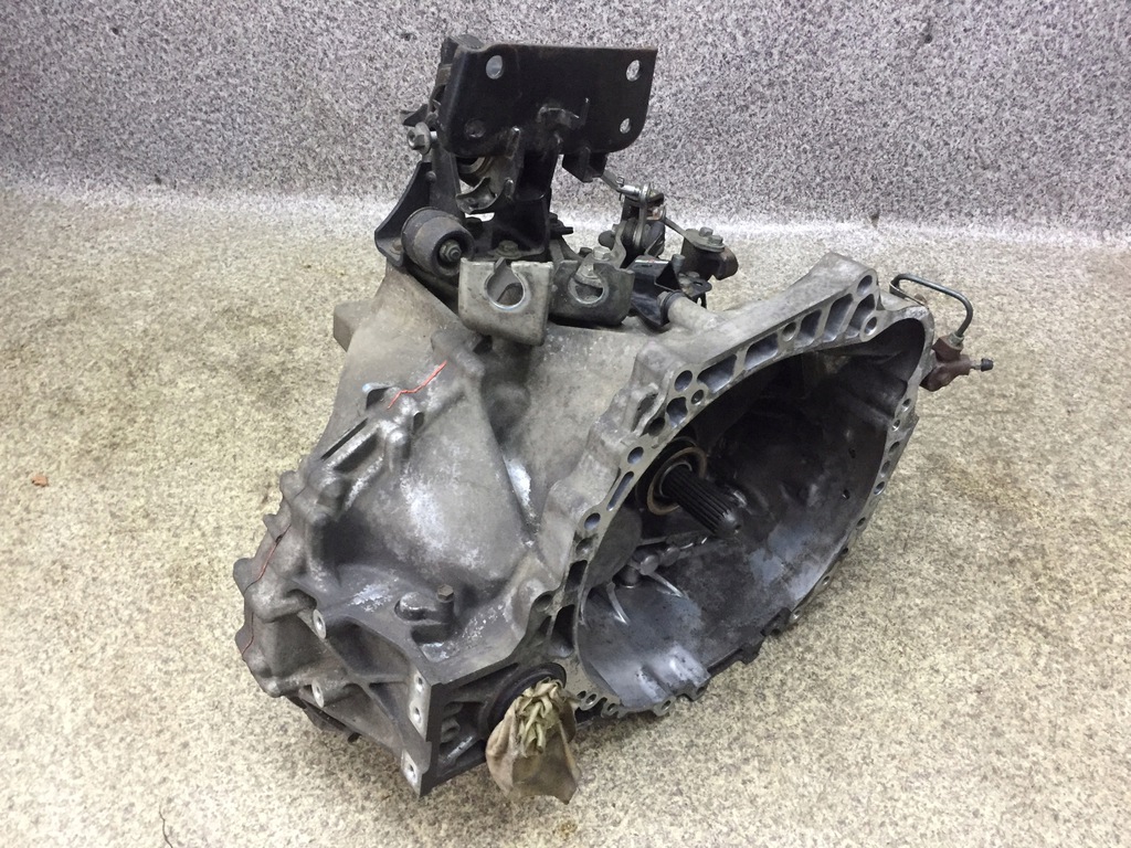 avensis t27 caja de cambios manual 6b 2.0 d4d 126km 09'  (#)