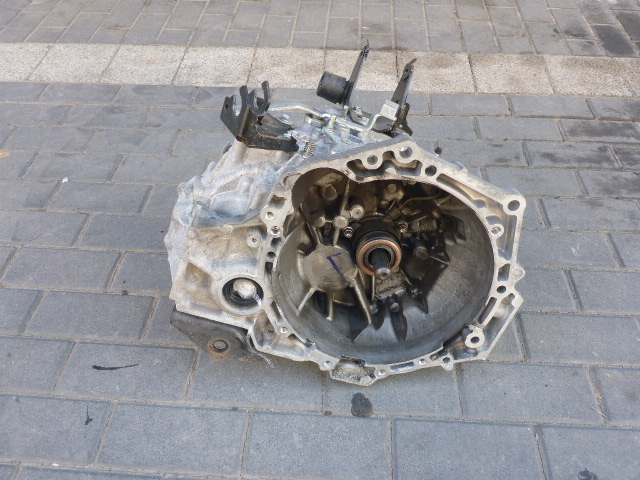caja de cambios toyota yaris iii 11- 1.3b  (#)