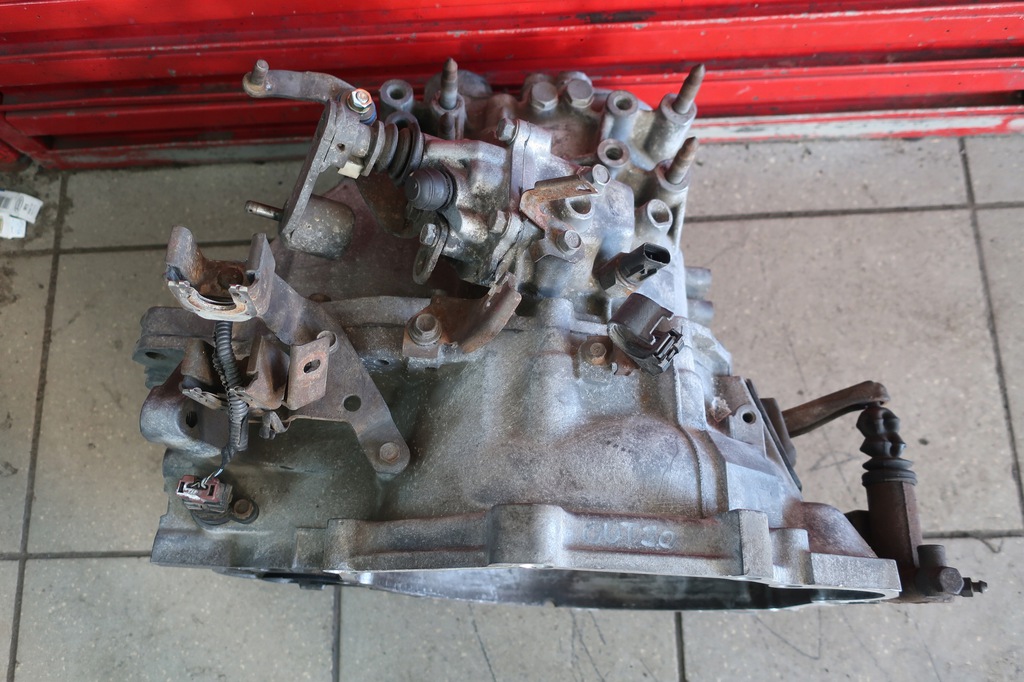 outlander.. 1 i 2.0 b caja de cambios 2wd 03-06r man  (#)