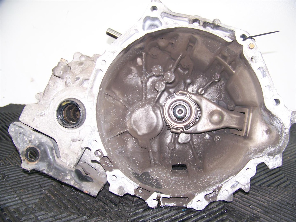 yaris ii 1.4 d4d 66kw 90km caja de cambios nb0bp-t1 179ts  (#)