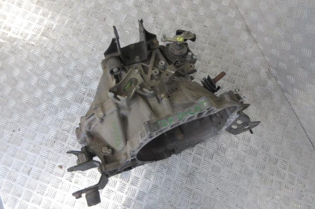 caja de cambios toyota avensis t25 d-cat c.verso  (#)