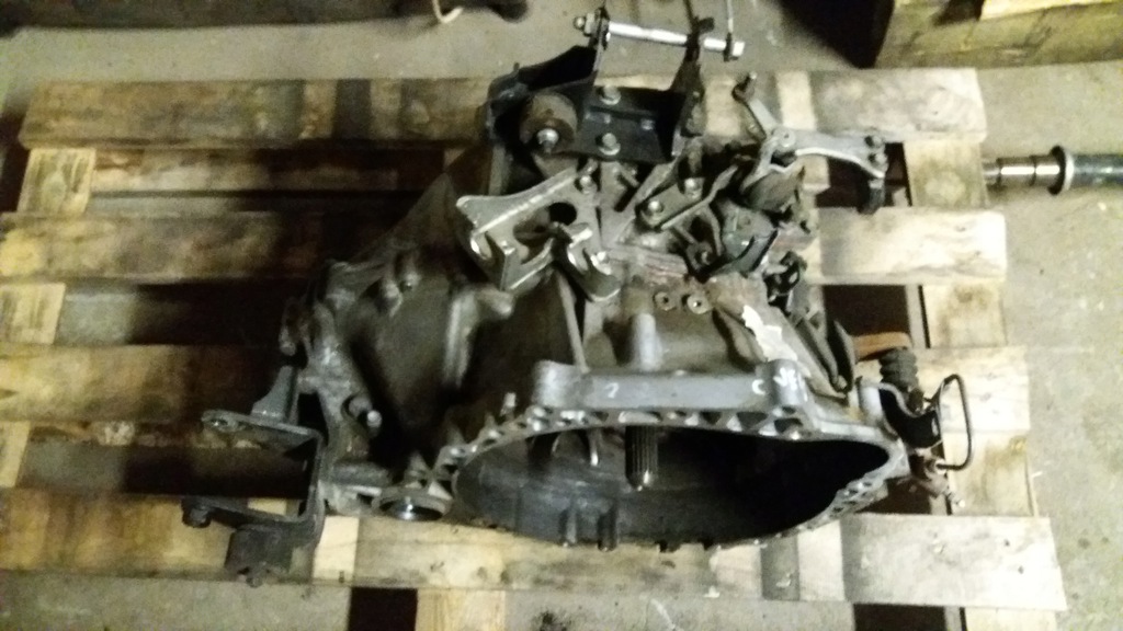 caja de cambios toyota auris verso avensis 2.0 d4d  (#)