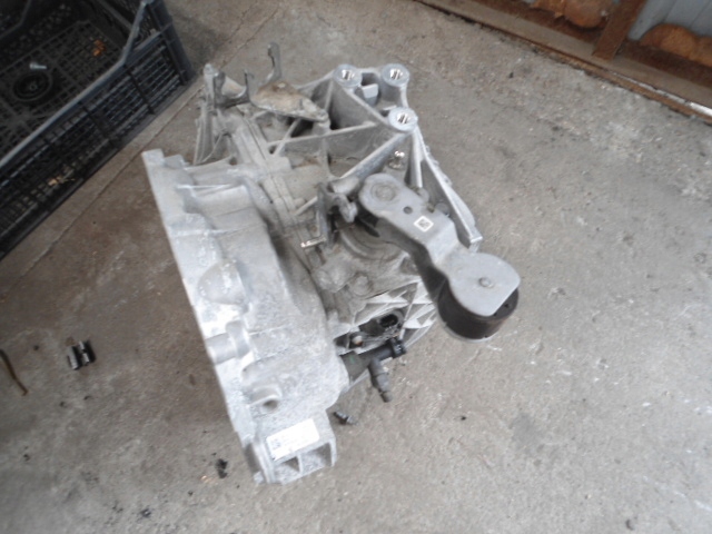mercedes w246 w176 caja de cambios manual a1762610201  (#)