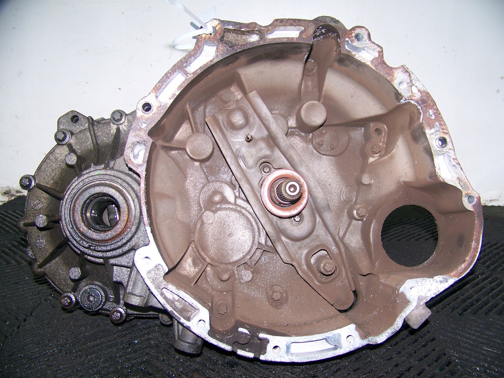 colt vi 1.5 di-d 70kw 95km caja de cambios pmn902961  (#)