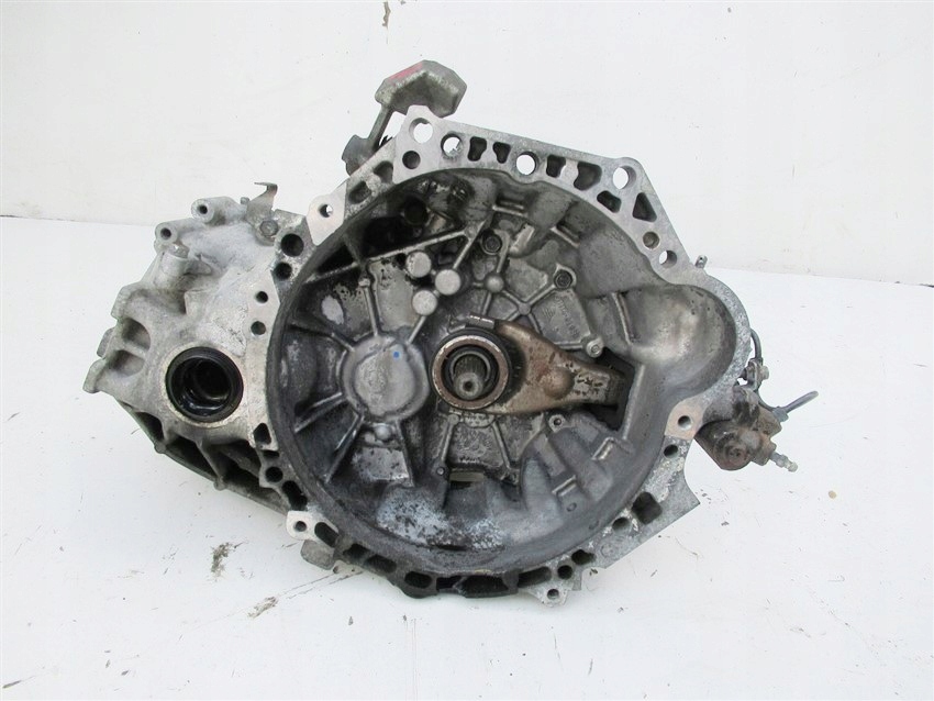 caja de cambios toyota auris i 1.4 vvt-i 06-09 año  (#)