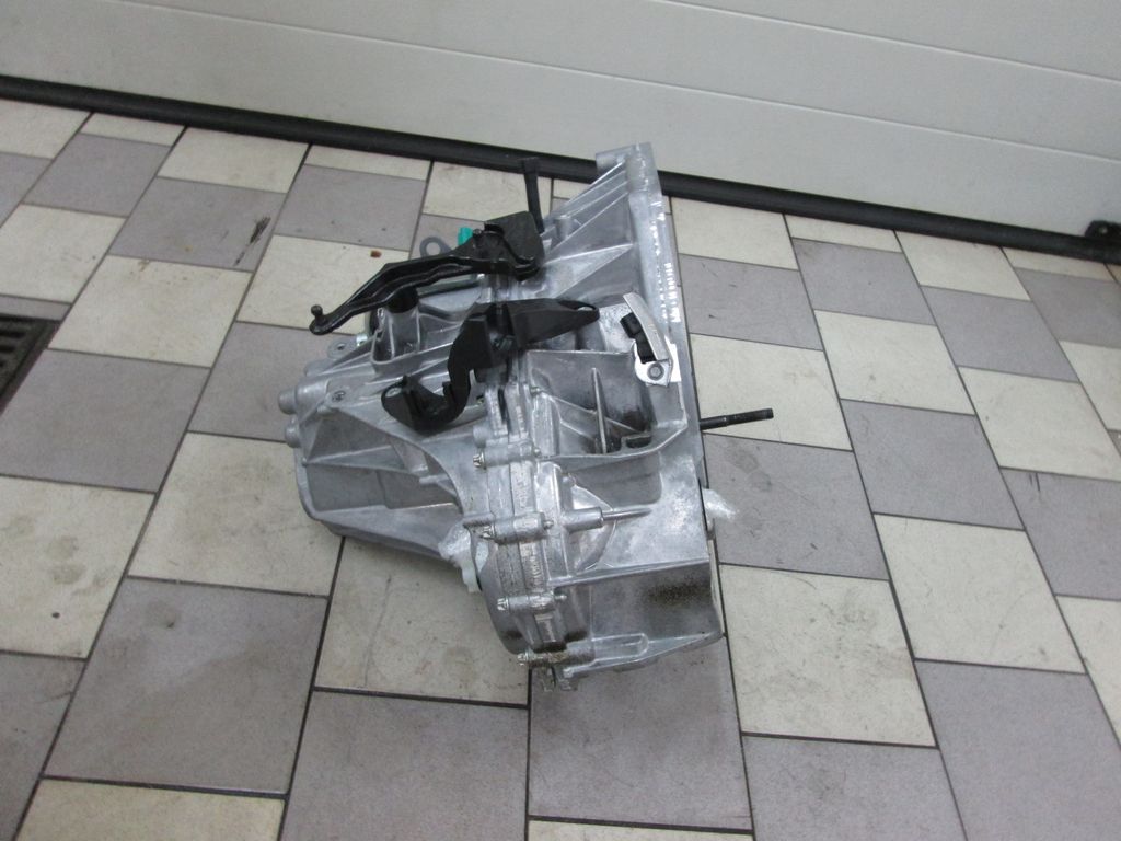 caja de cambios qashqai 12 dig-t tl4 137 2015 año  (#)