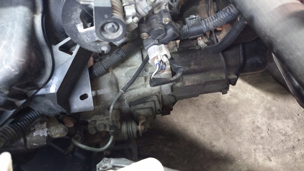 caja de cambios toyota corolla e12 02-07r e12 1.6 b 110km  (#)