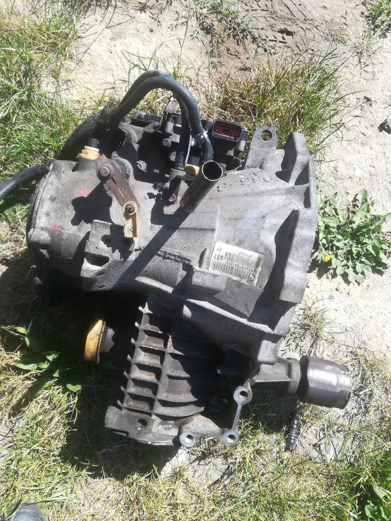 voyager 3.3 v6 caja de cambios p04800931af  (#)