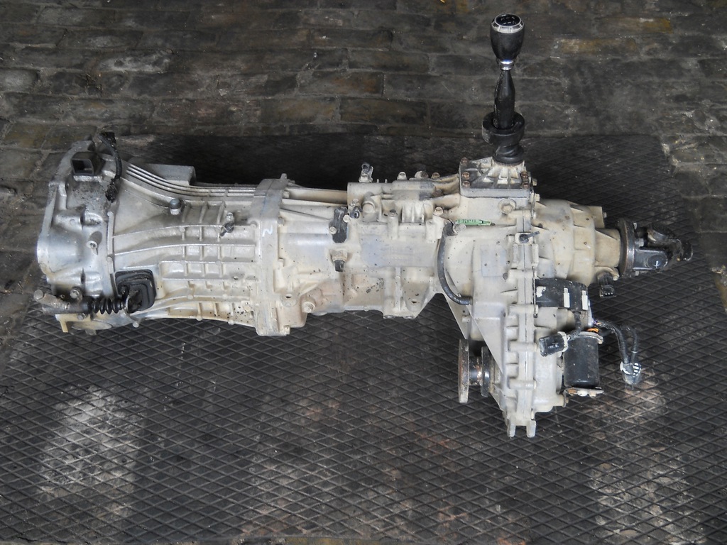 caja de cambios  kia  sorento 2.5 crdi 140km 2005r  (#)