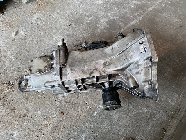 mercedes mb100 w631 2.4d caja de cambios perfecta  (#)