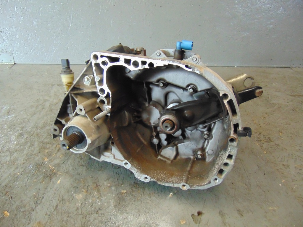 caja de cambios cambios 5 dacia sander..o 1.4 jh1053  (#)