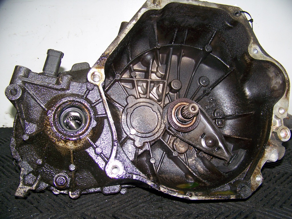 pt cruiser  2.4 16v 150km caja de cambios p05274563aa  (#)