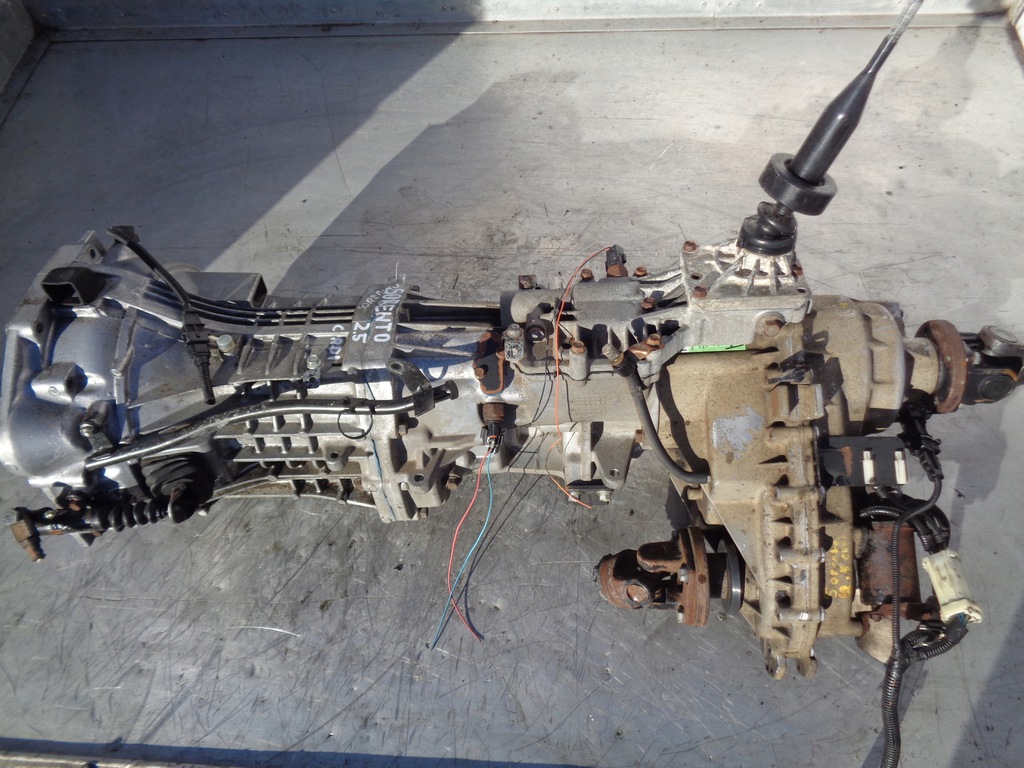 caja de cambios  kia  sorento 2.5crdi 2005 año  (#)