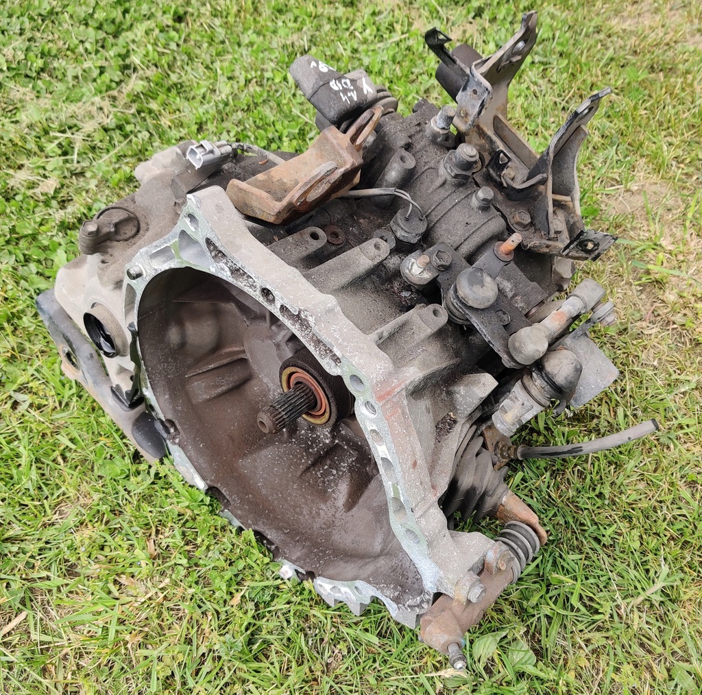 caja de cambios yaris ii 1.4 d4d 2006 -2008 r. 5b  (#)