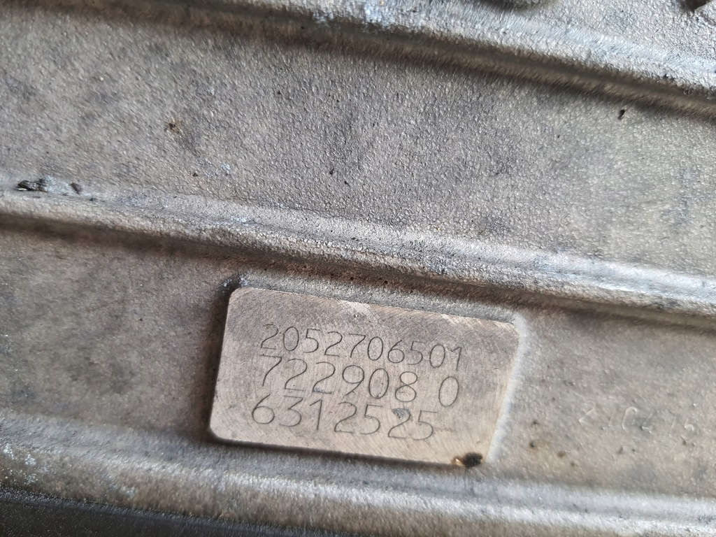 mercedes c-klase w205 caja de cambios 2052706501  (#)