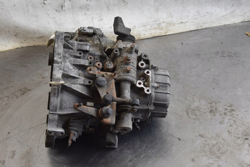 caja de cambios toyota yaris 2 ii 1.4 d4d 06r  (#)