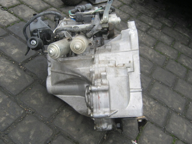 caja de cambios pólautomatica toyota yaris ii 06- 1.3  (#)