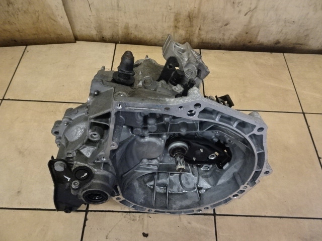 caja de cambios pólautomatica peugeot 301 1.2 vti  (#)