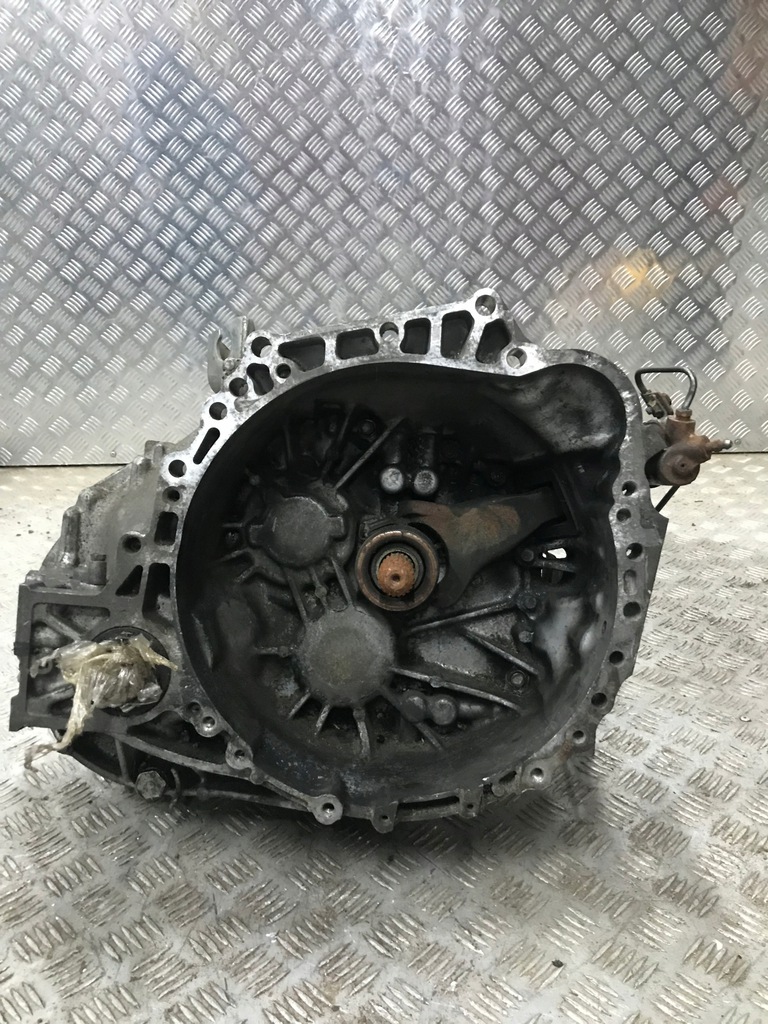 caja de cambios auris l 06-09 2.0 d4d  (#)