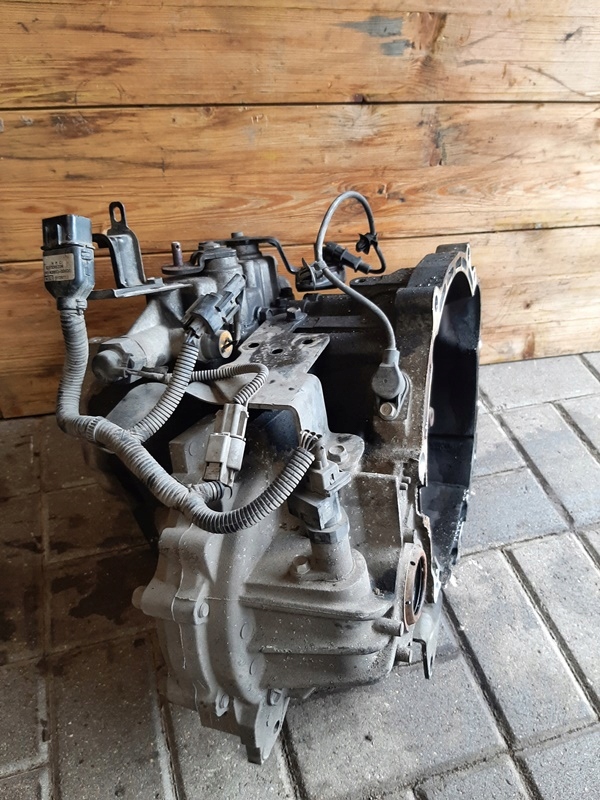 caja de cambios  kia  picanto 1.1 crdi r52073 114384  (#)
