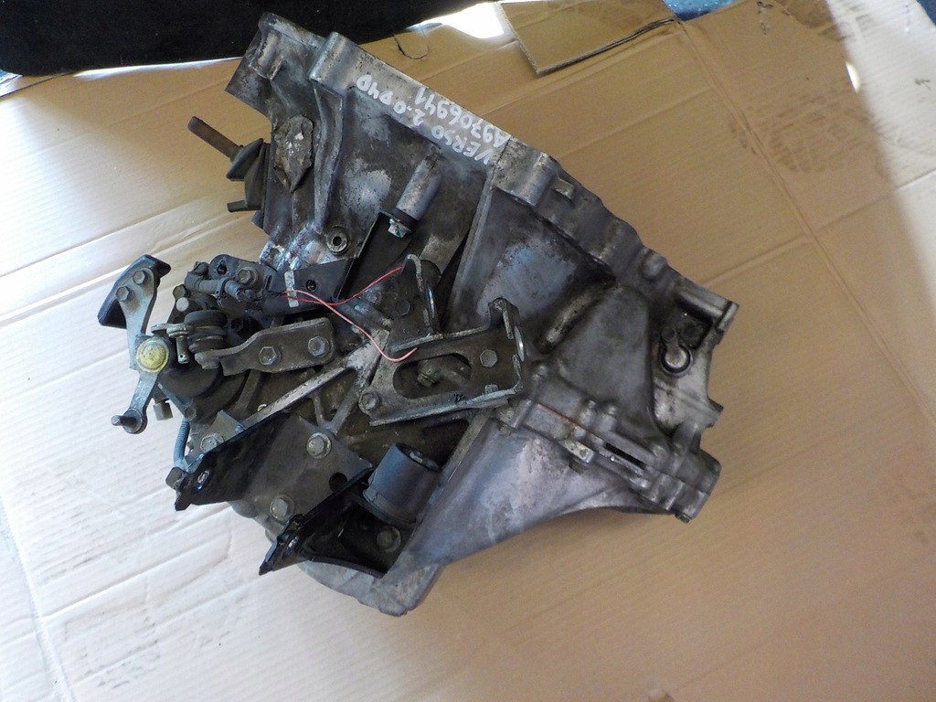 caja de cambios toyota verso 20 d4d 2010r  (#)