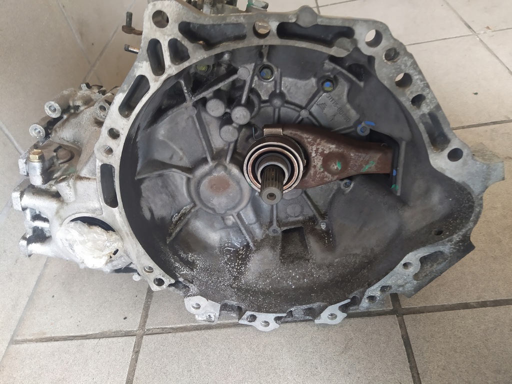 caja de cambios toyota yaris 14 d4d 33111-0d020  (#)